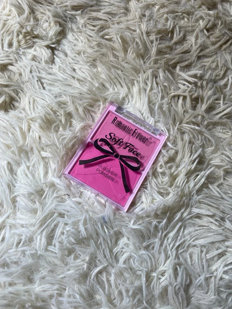 Rubor romántic flower ($3.00 USD) — Gil Beauty