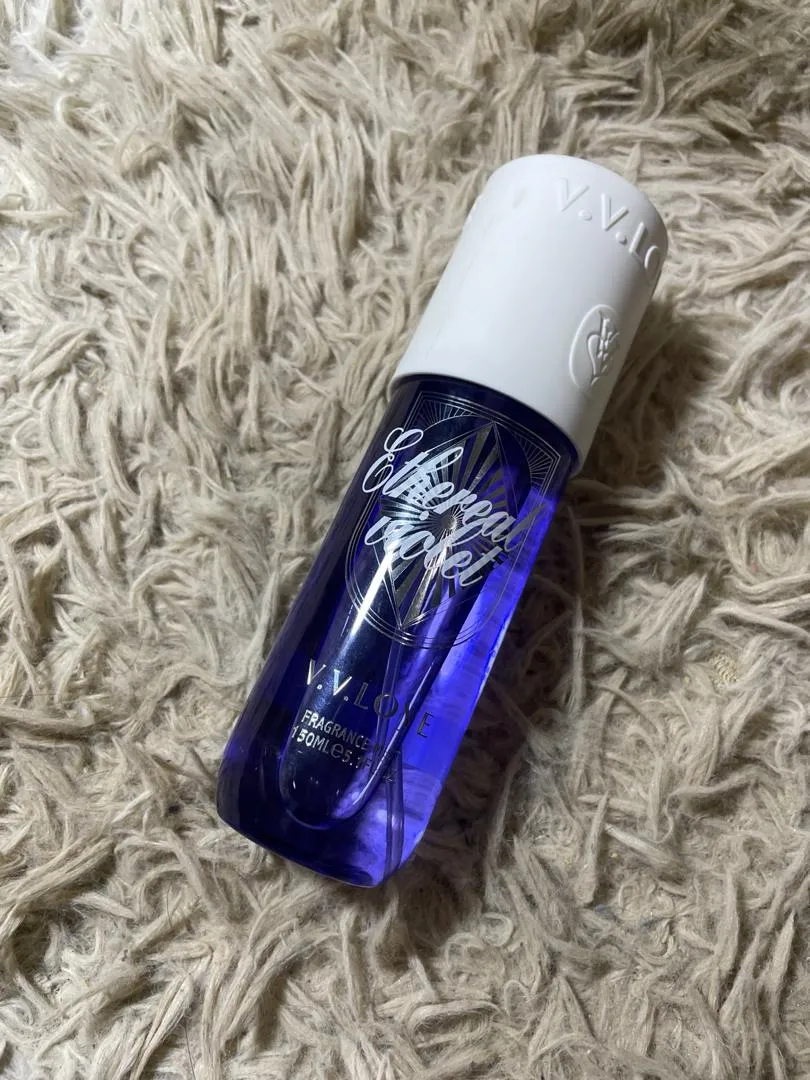 Perfume vv love grande ($5.50 USD) — Gil Beauty