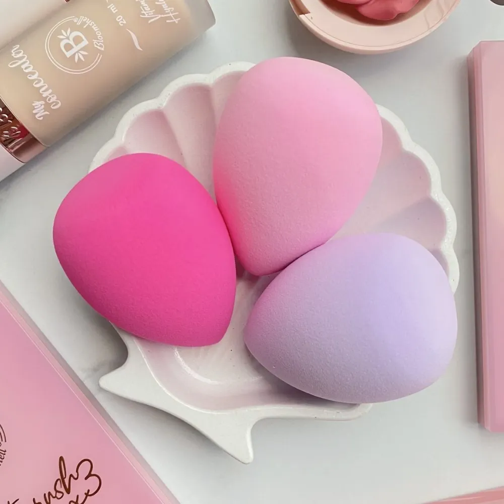 Beauty blender ($0.60 USD) — Gil Beauty